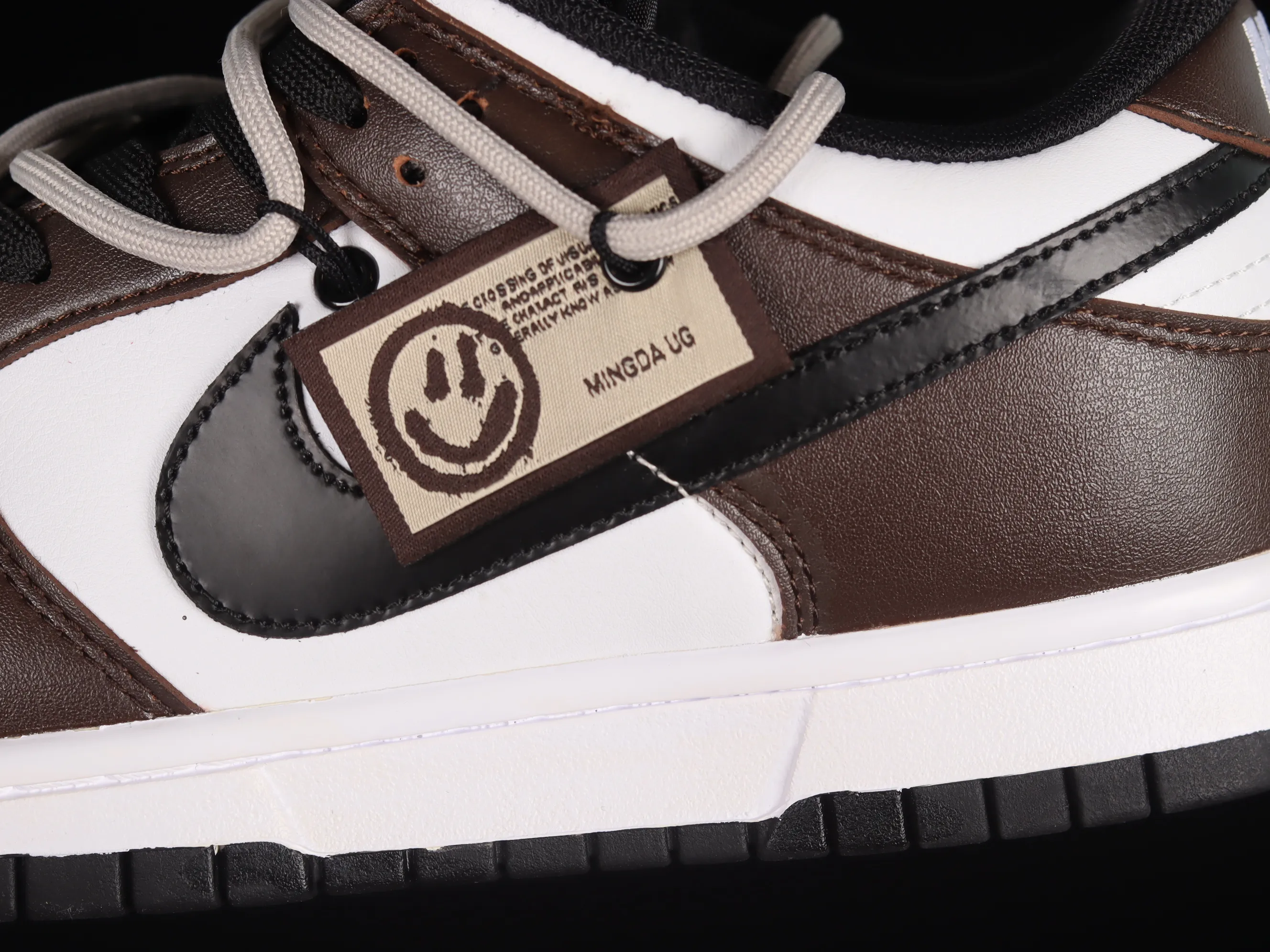 All Categories Nk SB Dunk Series Nk SB Dunk Low Low-top sneakers Nk Dunk Low Black Smiley Customized version of deconstructed strap casual sneakers DJ6188-002